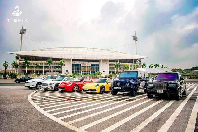 Bữa tiệc siêu xe tại sự kiện khai trương cơ sở 2 VTM Thiên Hà - Ảnh 1.