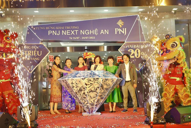 PNJ Next chính thức có mặt tại Nghệ An: “Chào sân” bằng show trang sức cực mãn nhãn - Ảnh 1.