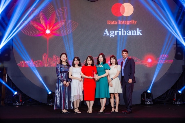 Agribank giành 03 giải thưởng lớn từ MasterCard - Ảnh 1.