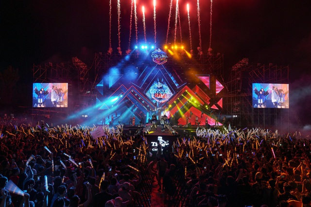 Crystal Rave Hạ Long - Lễ hội âm nhạc EDM trên biển đổ bộ tại Bãi Cháy - Ảnh 4.
