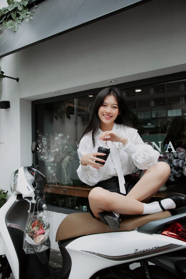 Dàn hot girl Việt đồng loạt khoe “phụ kiện” đẹp - độc - đỉnh dạo phố - Ảnh 6.