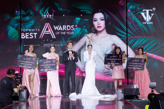 Đêm hội Top White Best Awards Of The Year 2022 - Ảnh 4.