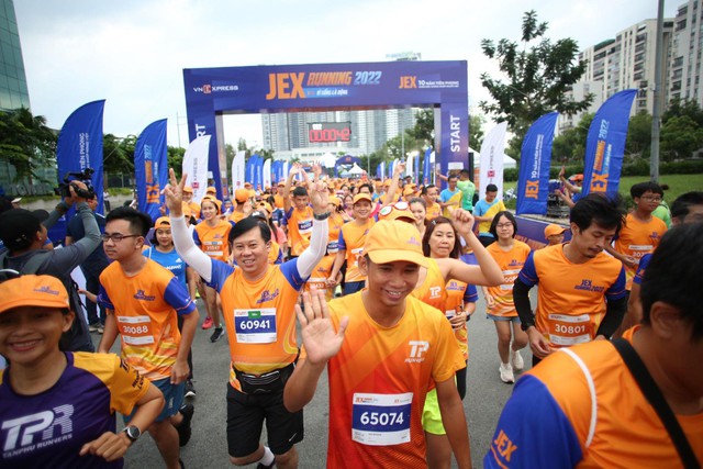 Giải chạy JEX Running 2022: Chuyên gia, bác sĩ thăm khám và tư vấn sức khỏe xương khớp miễn phí cho vận động viên - Ảnh 4.