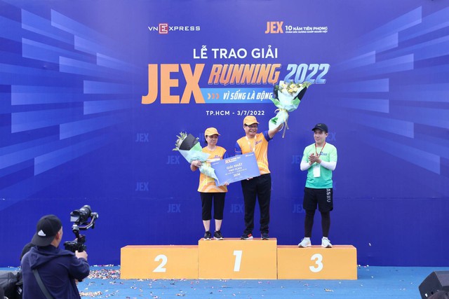 Những dấu ấn tại giải chạy JEX Running: Cosplay Vô Diện, diện Kimono, đồ khủng long đi chạy - Ảnh 8.