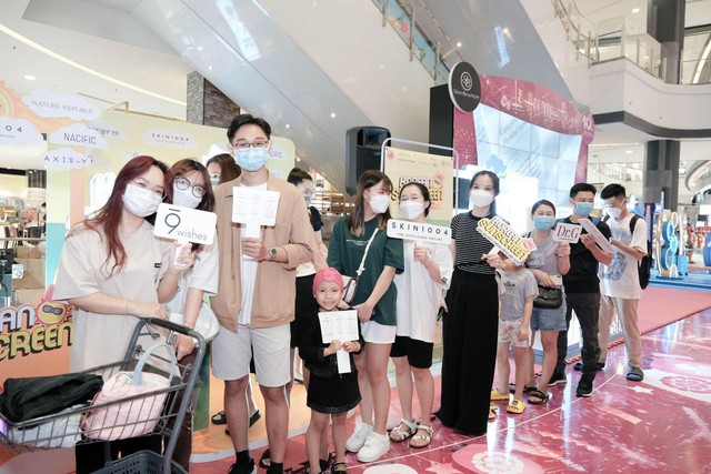 Giới trẻ “đu đưa quên lối” với siêu hội kem chống nắng Hàn Quốc lớn bậc nhất năm 2022 - Ảnh 5.
