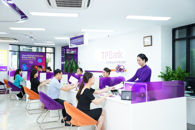 TPBank lọt Top 4 ngân hàng tư nhân uy tín Việt Nam 2022 do VNR bình chọn - Ảnh 1.