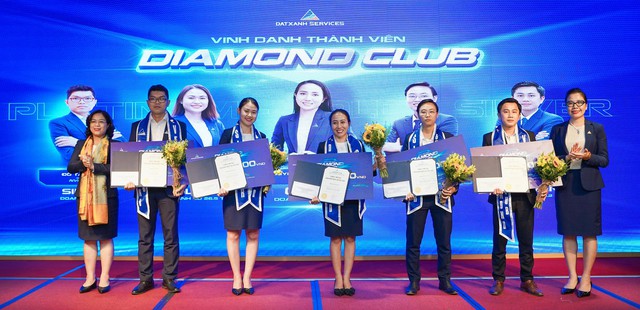 Dat Xanh Services nhận giải thưởng “Nơi làm việc tốt nhất châu Á 2022”. - Ảnh 2.