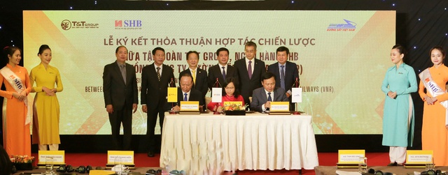 SHB, T&T Group hợp tác chiến lược với Vietnam Airlines, TCT Đường sắt Việt Nam - Ảnh 1.