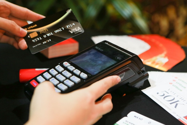 Tưng bừng Lễ hội mua sắm cùng thẻ tín dụng VPBank tại Vincom - Ảnh 1.