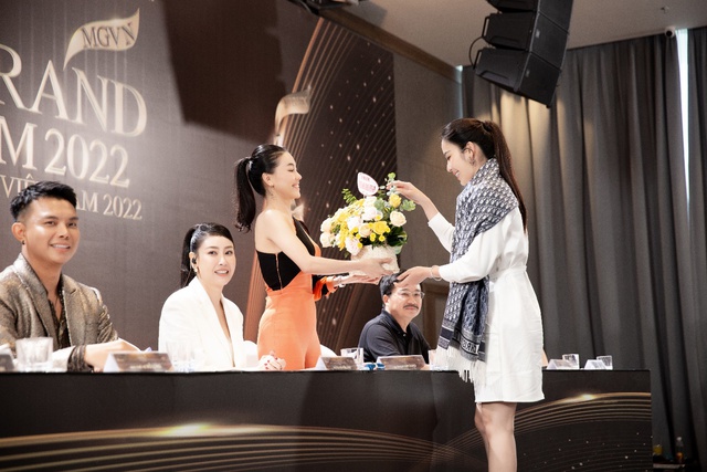 “Đột nhập” hậu trường buổi sơ khảo Miss Grand Vietnam: Nam Em xuất hiện bất ngờ - Ảnh 10.