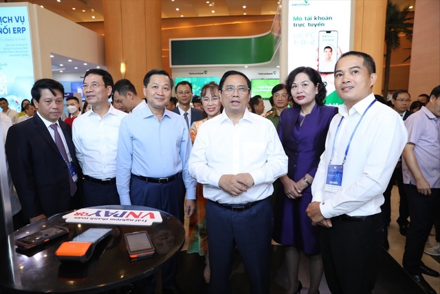 Thủ tướng Phạm Minh Chính trải nghiệm thanh toán điện tử của VNPAY - Ảnh 1.