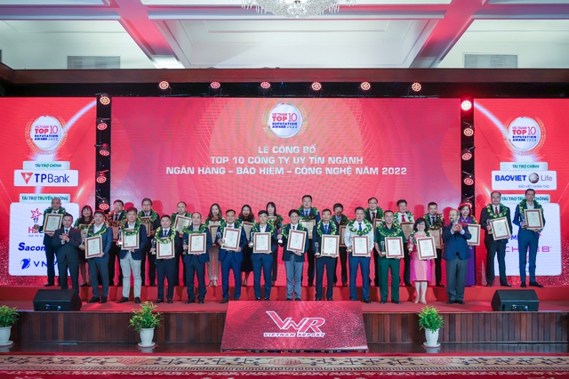 Hanwha Life Việt Nam đạt danh hiệu “Top 10 Công ty bảo hiểm uy tín năm 2022” - Ảnh 1.