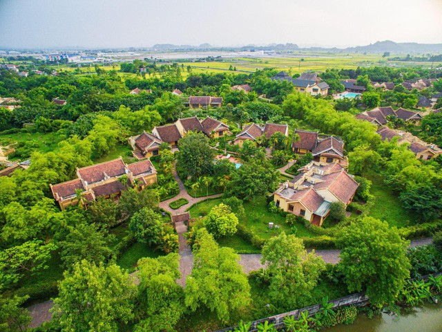 Trải nghiệm tổ chức sự kiện và nghỉ dưỡng tại Emeralda Resort Ninh Bình - Ảnh 4.