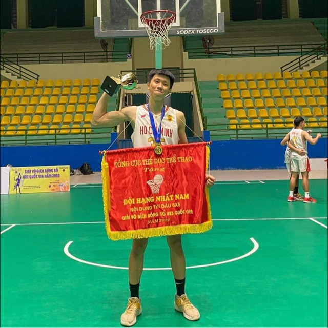 Lê Khắc Đăng Khoa - Từ tuyển thủ sáng giá tại FIBA Nations League đến chàng sinh viên CNTT có thành tích học tập ấn tượng - Ảnh 3.