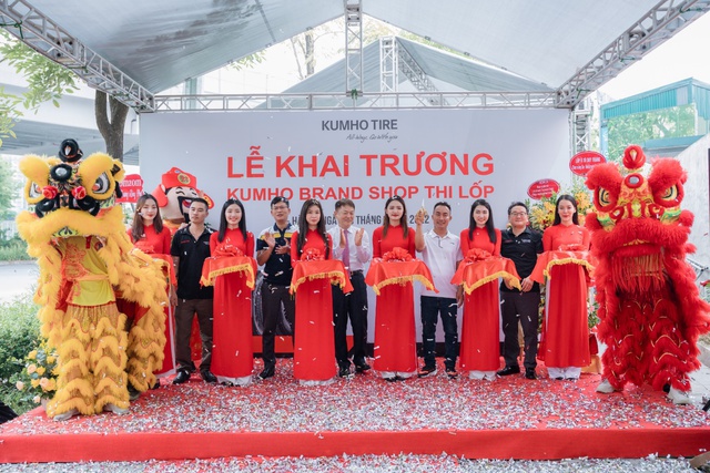 Kumho Tire đánh dấu bước phát triển mới với cửa hàng thương hiệu đầu tiên tại Việt Nam - Ảnh 1.