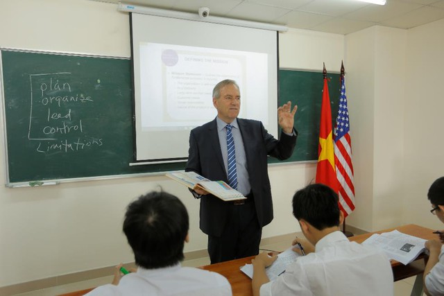 MBA Lincoln - HUTECH: “Du học tại chỗ”, nhận bằng Thạc sĩ Hoa Kỳ - Ảnh 1.