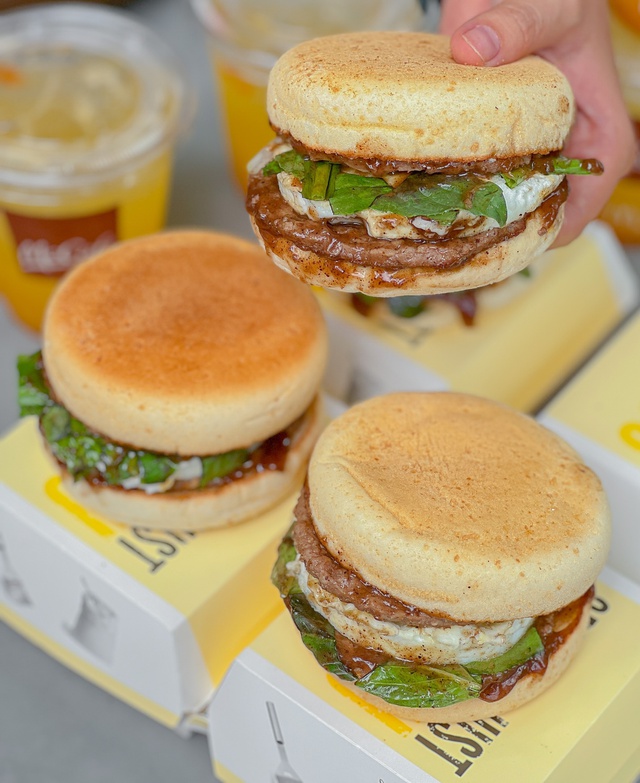 H&agrave;nh tr&igrave;nh s&aacute;ng tạo Burger vị Phở - Chuyện chưa kể - Ảnh 2.