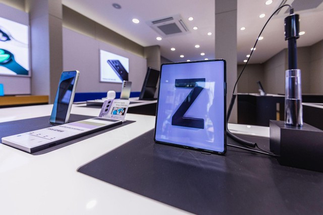 Không gian công nghệ cao cấp trong “Cửa hàng trải nghiệm Samsung” có sức hấp dẫn như thế nào? - Ảnh 3.