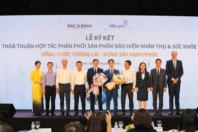 BAC A BANK phối hợp cùng MB Ageas Life phân phối sản phẩm bảo hiểm - Ảnh 1.