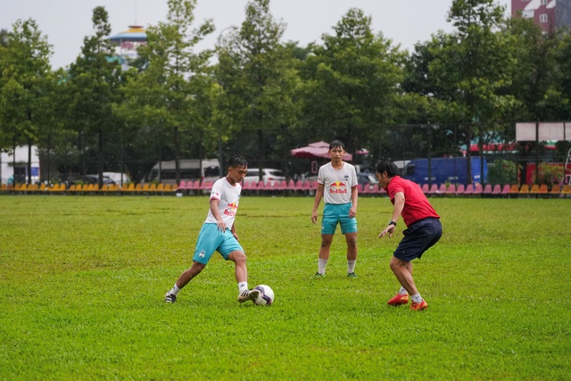 2 tài năng trẻ từ chương trình “Tuyển chọn tài năng bóng đá” do Red Bull và HAGL tổ chức được thi đấu ở Giải U17 Quốc gia - Ảnh 3.