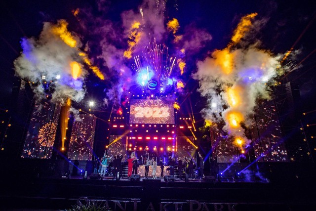Mãn nhãn với dàn âm thanh, ánh sáng, pháo hoa trong Ecopark Countdown 2023 - Ảnh 7.