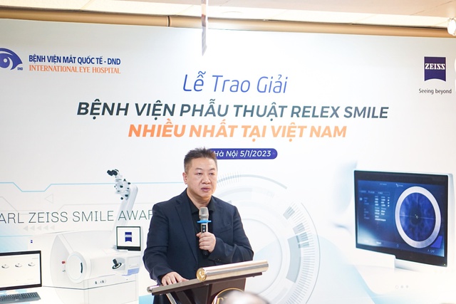 Bệnh viện Mắt Quốc tế DND nhận giải &ldquo;Bệnh viện phẫu thuật ReLEx SMILE bằng phương ph&aacute;p của Zeiss nhiều nhất tại Việt Nam&rdquo; - Ảnh 1.