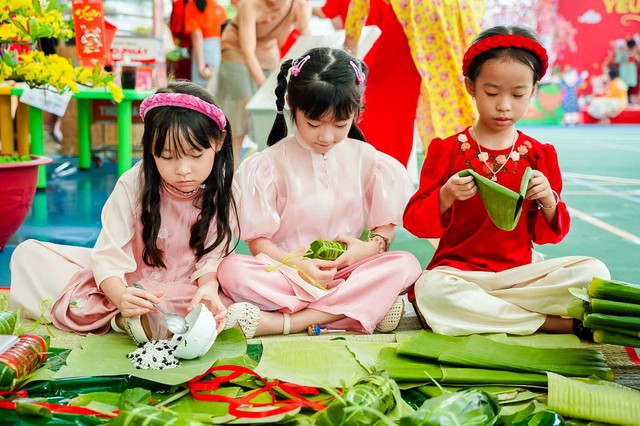 Đón Tết Quý Mão siêu vui với lễ hội mùa xuân tại Royal School - Ảnh 4.