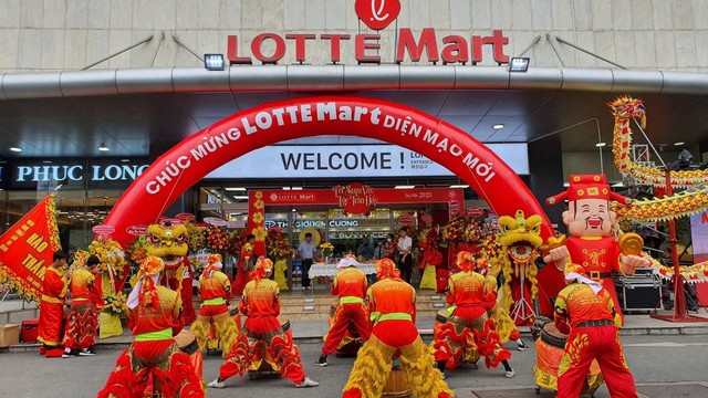 LOTTE Mart Phú Thọ trở lại trong diện mạo mới, tung siêu deal hấp dẫn chào đón khách hàng - Ảnh 1.