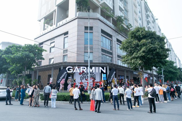 Garmin mở cửa hàng Flagship tiên phong tại Việt Nam, toạ lạc tại thiên đường chạy bộ Sala - Ảnh 1.