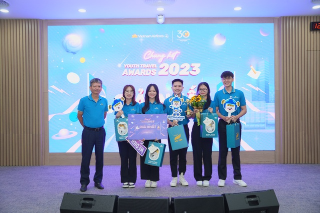 Vietnam Airlines tiếp tục chắp cánh ước mơ cho thế hệ trẻ tại Youth Travel Awards 2023 - Ảnh 2.