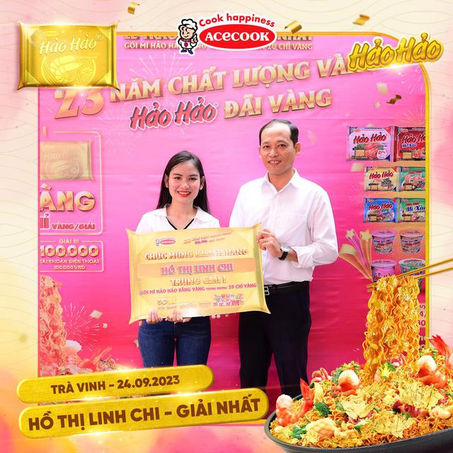 Chi&ecirc;m ngưỡng h&igrave;nh ảnh thực tế g&oacute;i m&igrave; v&agrave;ng 24K v&agrave; tiệc m&igrave; bay d&aacute;t v&agrave;ng độc đ&aacute;o từ Hảo Hảo - Ảnh 4.