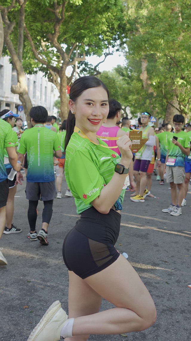 Những bóng hồng rạng rỡ trên đường chạy VPIM 2023 - Ảnh 6.