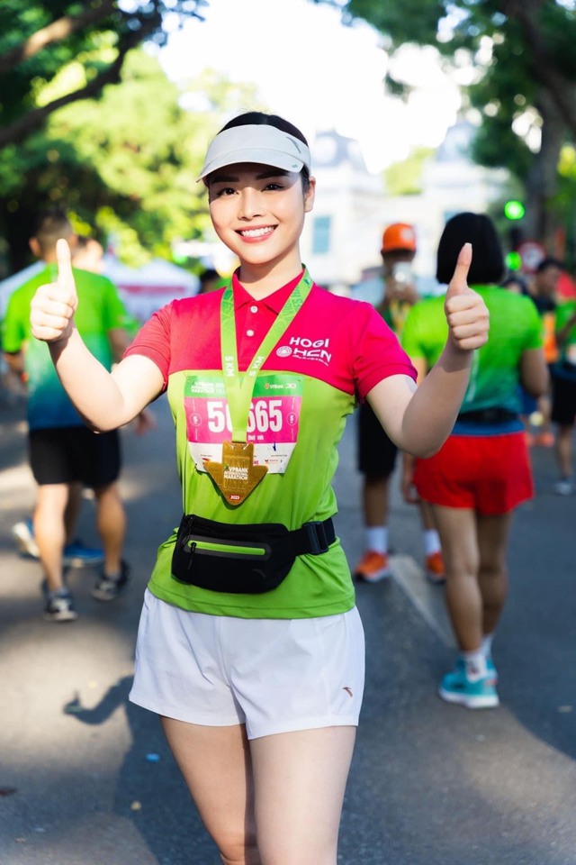 Những bóng hồng rạng rỡ trên đường chạy VPIM 2023 - Ảnh 9.