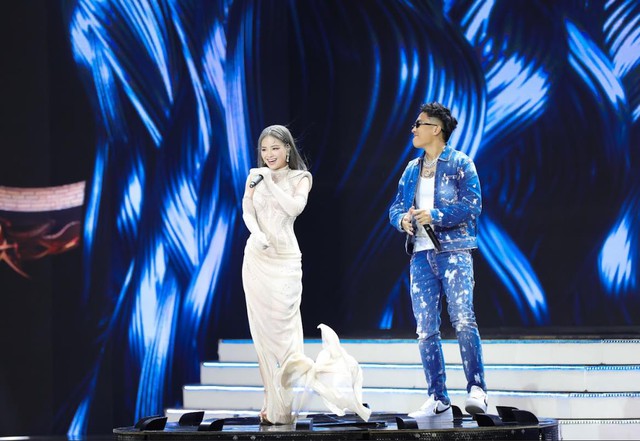 Vừa lộ mặt tại The Masked Singer, Dương Ho&agrave;ng Yến đ&atilde; ch&aacute;y c&ugrave;ng rapper 24K.Right tại chung kết The New Mentor - Ảnh 3.