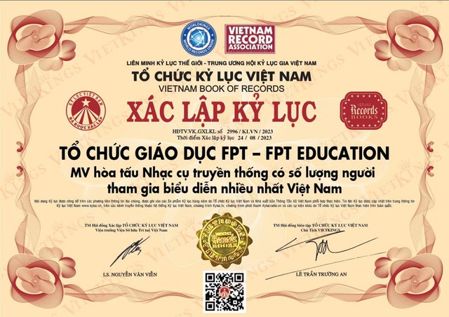 1350 giảng viên, sinh viên FPT Edu hoà tấu nhạc cụ truyền thống xác lập kỷ lục Việt Nam - Ảnh 2.