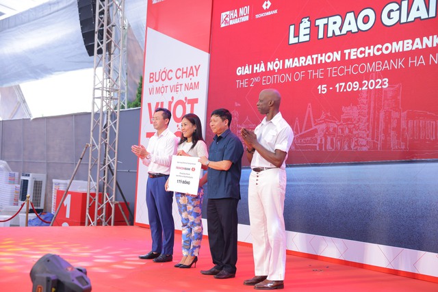 Hà Nội Marathon Techcombank 2023 lan tỏa tinh thần gắn kết cộng đồng - Ảnh 4.