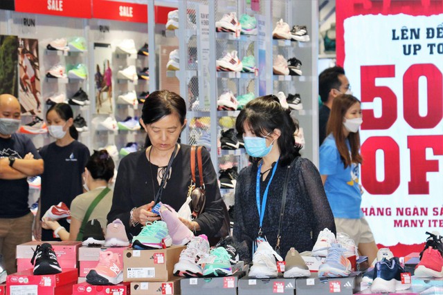 3 ng&agrave;y sale b&ugrave;ng nổ tại The Big Crescent Sale - Ảnh 1.