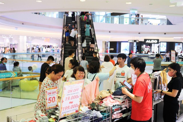 3 ng&agrave;y sale b&ugrave;ng nổ tại The Big Crescent Sale - Ảnh 2.