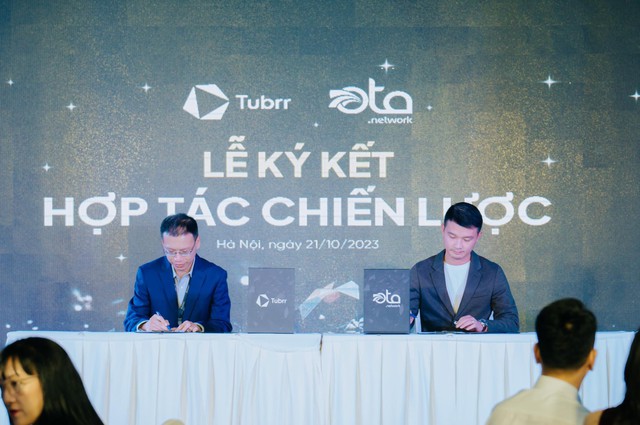 C&uacute; bắt tay của những &ldquo;&ocirc;ng lớn&rdquo; trong ng&agrave;nh s&aacute;ng tạo - Ảnh 2.