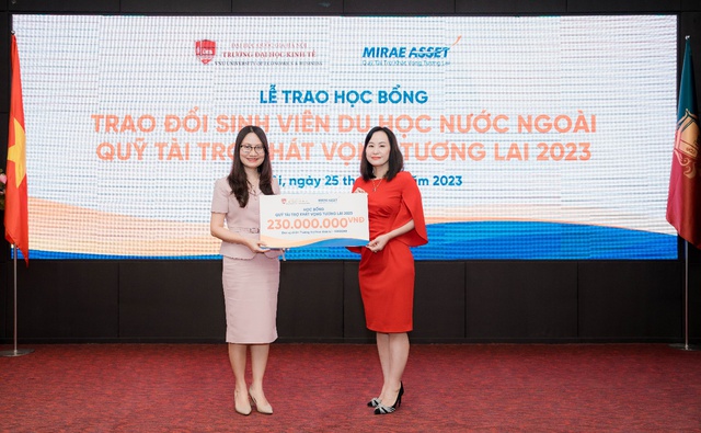 Quỹ Tài Trợ Khát Vọng Tương Lai tặng hơn 1,3 tỷ đồng cho sinh viên - Ảnh 2.