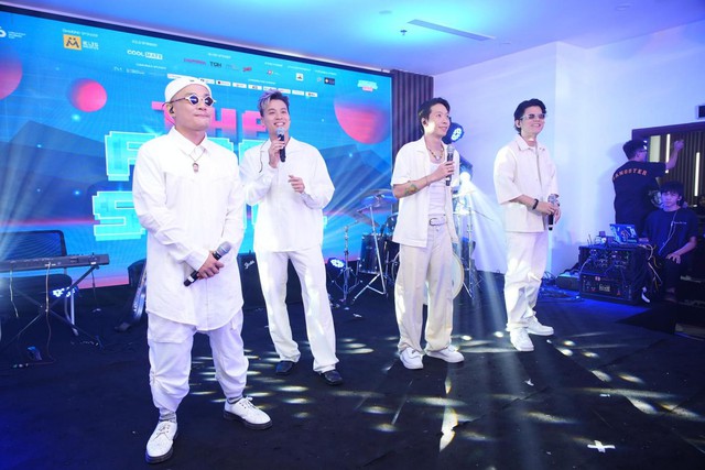 Bùng nổ đêm nhạc hội chào tân sinh viên tại Greenwich Việt Nam với màn trình diễn của Da LAB và Rhyder - Ảnh 7.