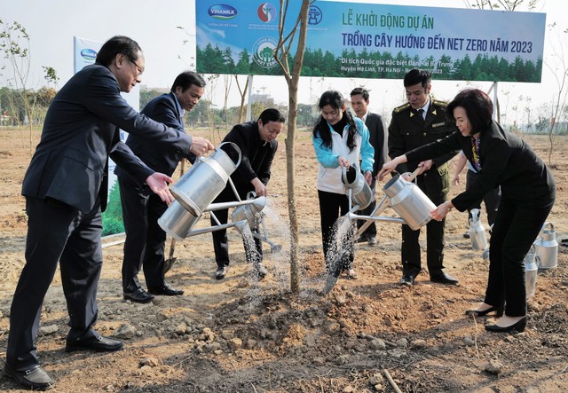 Vinamilk đ&ocirc;̀ng hành cùng chu&ocirc;̃i hoạt đ&ocirc;̣ng của CLB Báo chí Phát tri&ecirc;̉n Xanh - Ảnh 5.