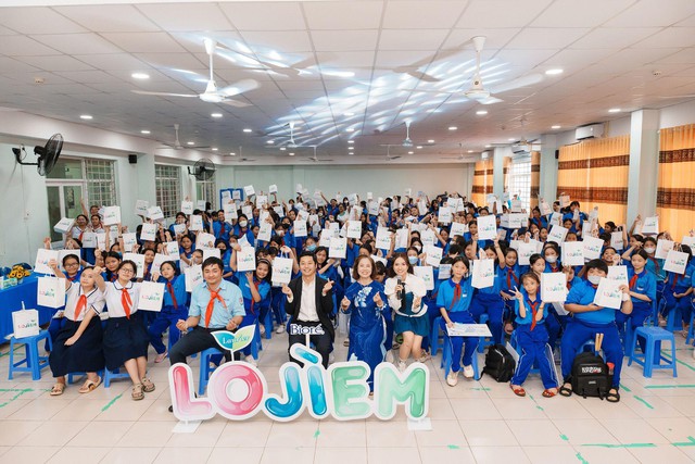 &ldquo;Túi t&ograve;-te di&ecirc;̣u kỳ Dzậy Th&igrave; LOJÌEM&rdquo; đổ bộ c&aacute;c trường cấp 2 TP.HCM: Hoạt động bổ &iacute;ch, qu&agrave; lại cực &ldquo;xịn&rdquo; - Ảnh 8.