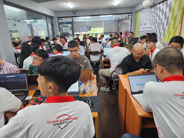 Đánh thức tiềm năng sinh viên với cuộc thi quốc tế - Ảnh 1.