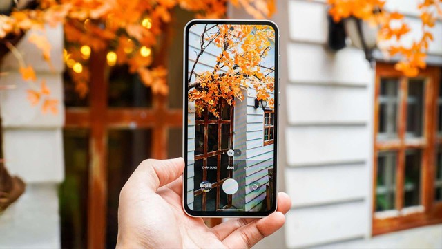 Thế hệ Galaxy FE mới l&ecirc;n kệ Thế Giới Di Động: Gi&aacute; qu&aacute; tốt lại đi k&egrave;m qu&agrave; xịn - Ảnh 1.