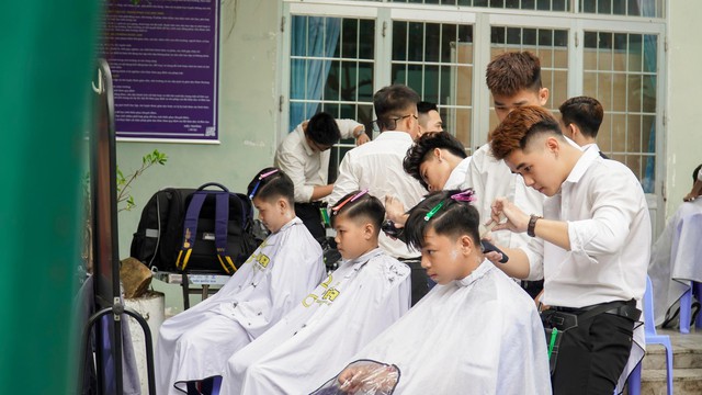 TOP 10] Dạy cắt tóc nam Barber & Salon tại Hà Nội và Tp.HCM