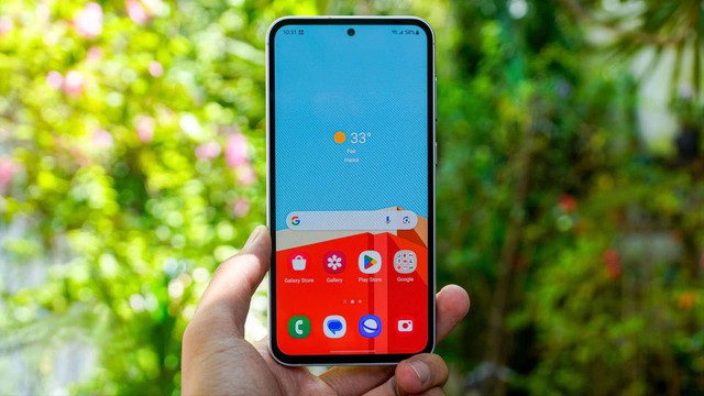 Thế hệ Galaxy FE mới l&ecirc;n kệ Thế Giới Di Động: Gi&aacute; qu&aacute; tốt lại đi k&egrave;m qu&agrave; xịn - Ảnh 3.