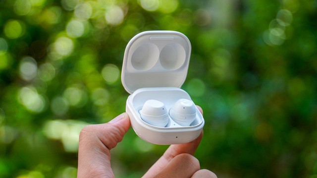 Thế hệ Galaxy FE mới l&ecirc;n kệ Thế Giới Di Động: Gi&aacute; qu&aacute; tốt lại đi k&egrave;m qu&agrave; xịn - Ảnh 4.