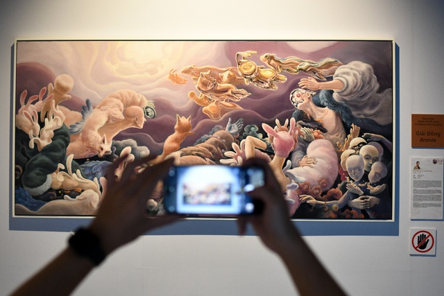 Triển l&atilde;m 18 t&aacute;c phẩm xuất sắc của UOB Painting of the Year - Ảnh 8.