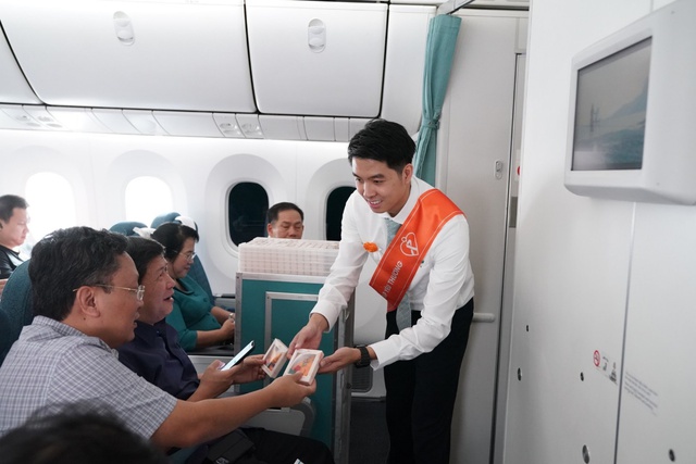 Vietnam Airlines hưởng ứng chiến dịch Tô cam chống bạo lực giới đầy ý nghĩa - Ảnh 5.